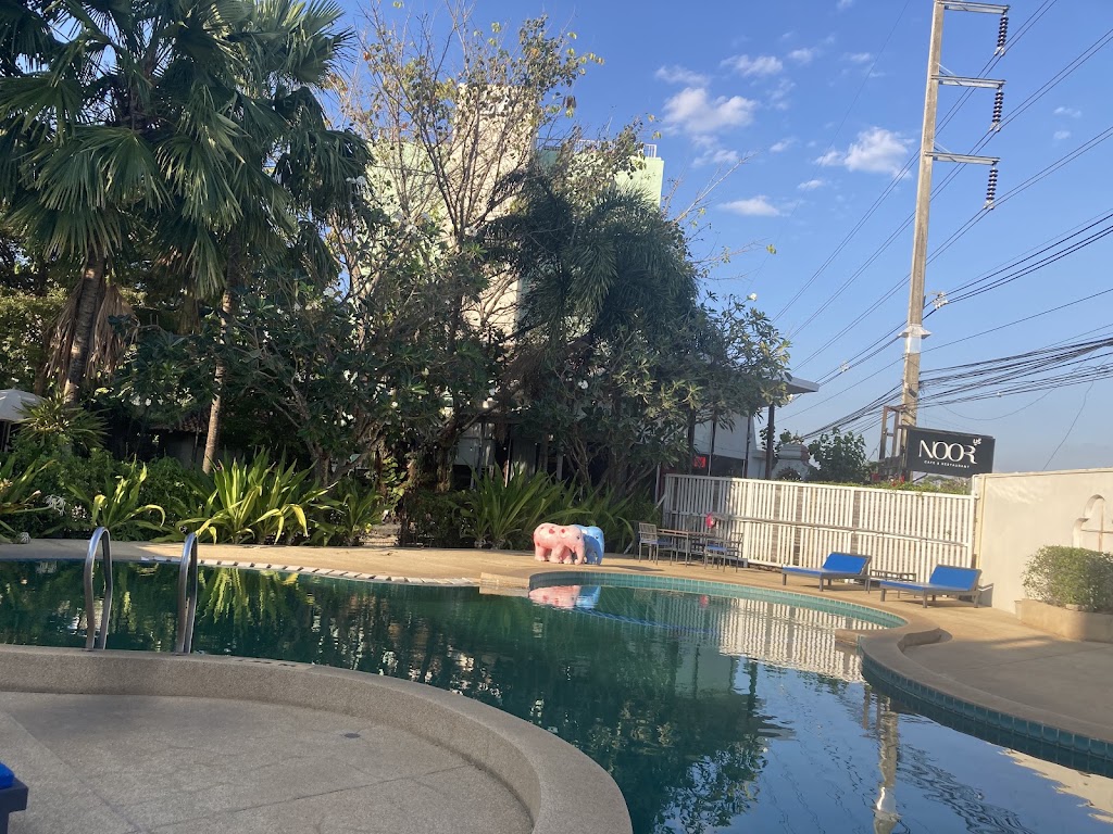 B2 Premier Hotel & Resort