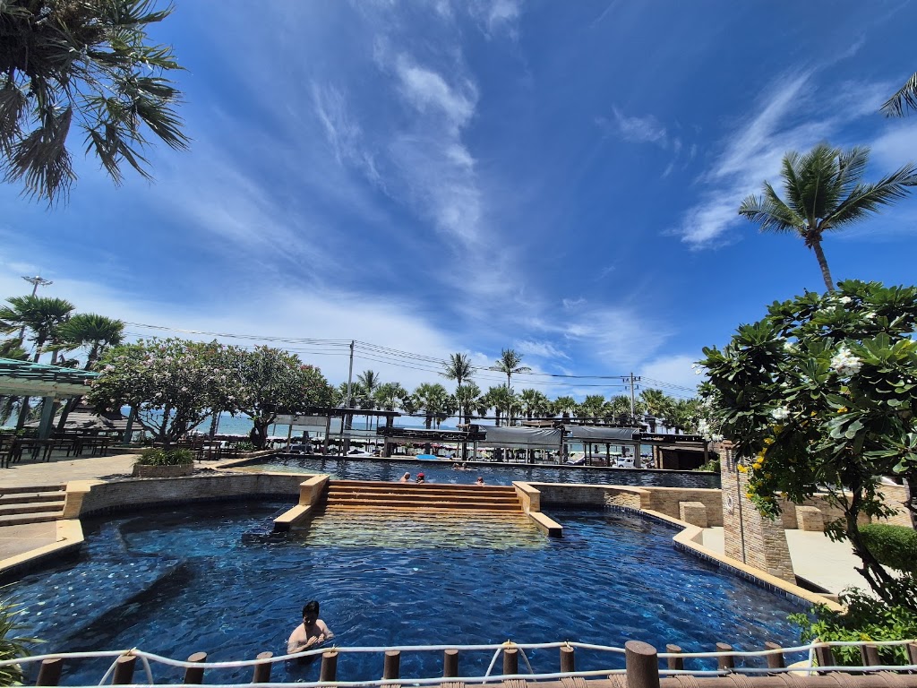 Jomtien Palm Beach Hotel & Resort