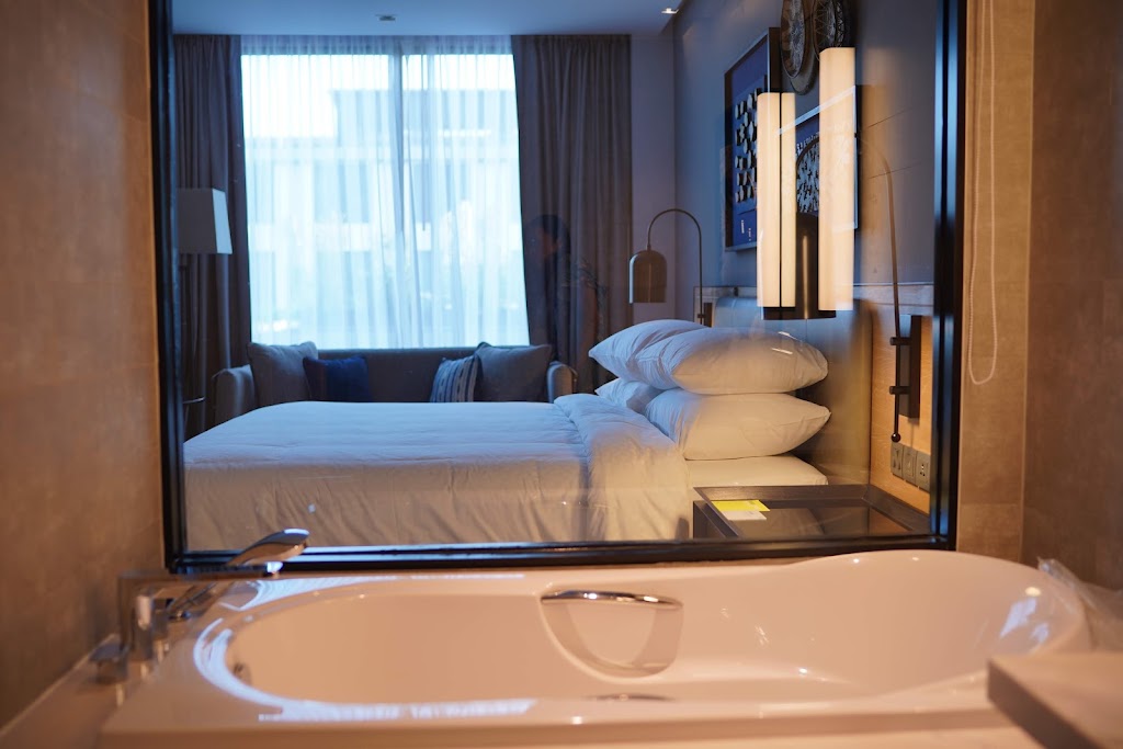 Four Points by Sheraton Phuket Patong Beach Resort